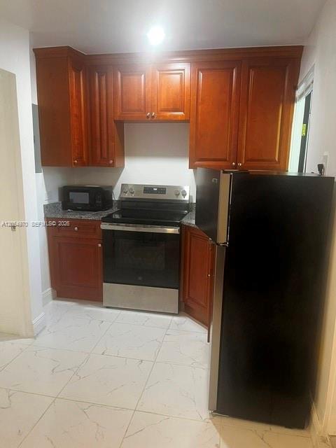 North Miami Beach, FL 33160 photo 3