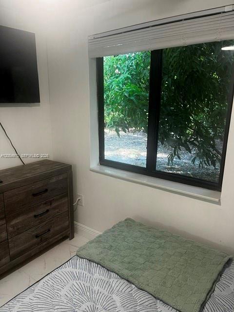North Miami Beach, FL 33160 photo 5