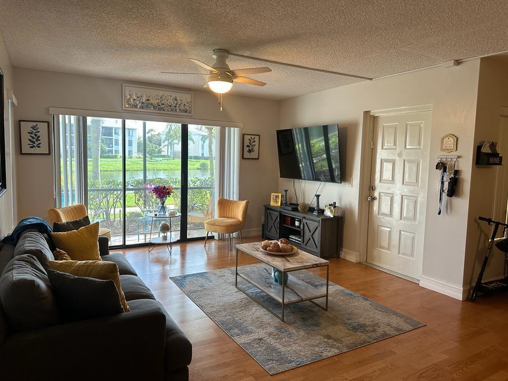 1102 GREEN PINE Boulevard # B1, West Palm Beach FL 33409 photo 2