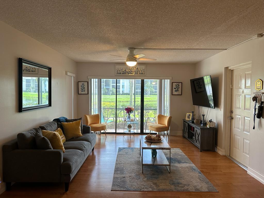1102 GREEN PINE Boulevard # B1, West Palm Beach FL 33409 photo 3