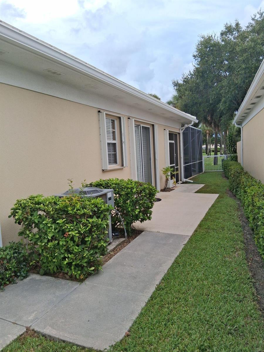 8465 BEACONHILL Road, Palm Beach Gardens FL 33410 photo 2