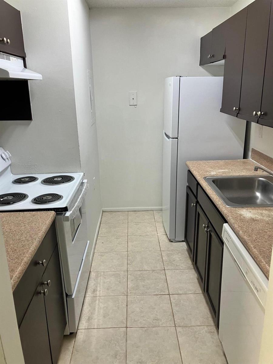1153 LAKE VICTORIA Drive # I, West Palm Beach FL 33411 photo 3