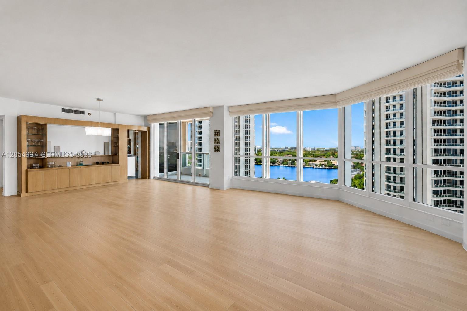 21150 Point Pl # 1605, Aventura FL 33180 photo 4