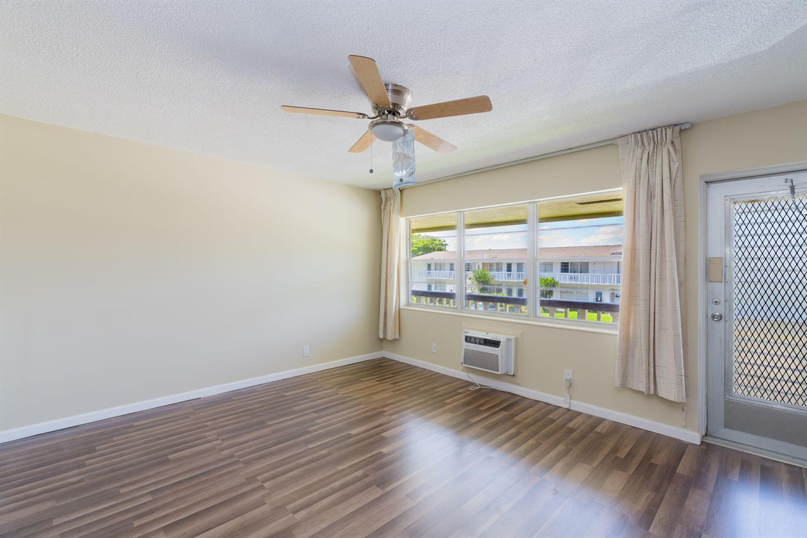 77 Kingswood, West Palm Beach FL 33417 photo 2