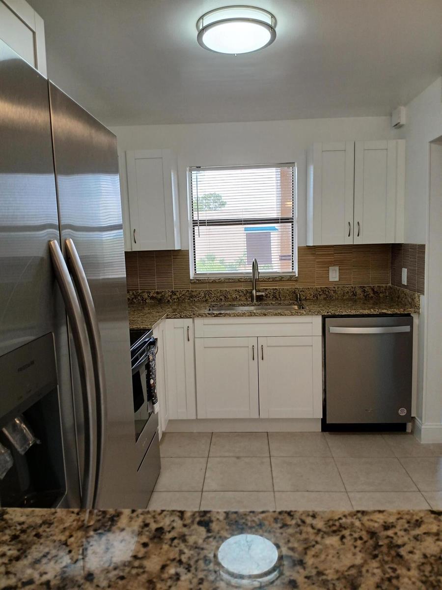4760 LUCERNE LAKES Boulevard W # 405, Lake Worth FL 33467 photo 3