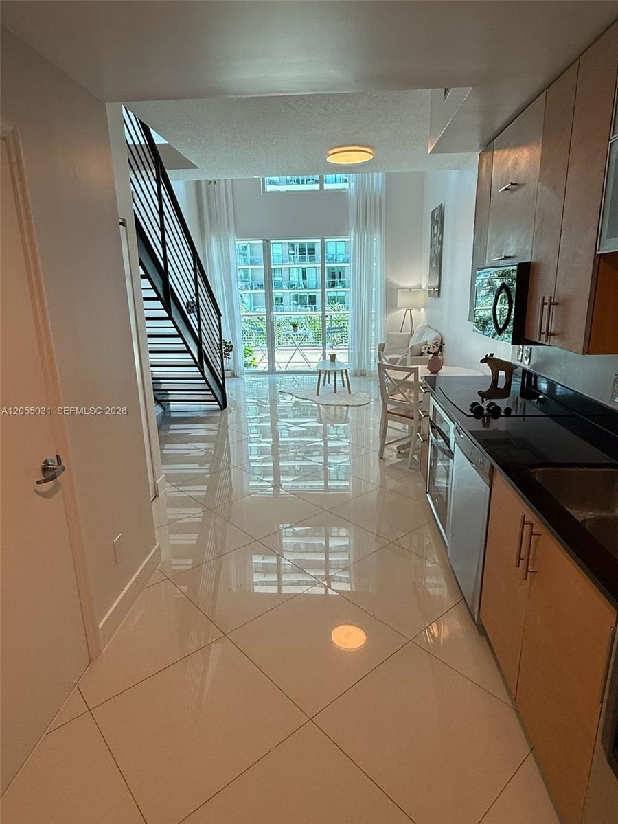 60 SW 13th St # 1418, Miami FL 33130