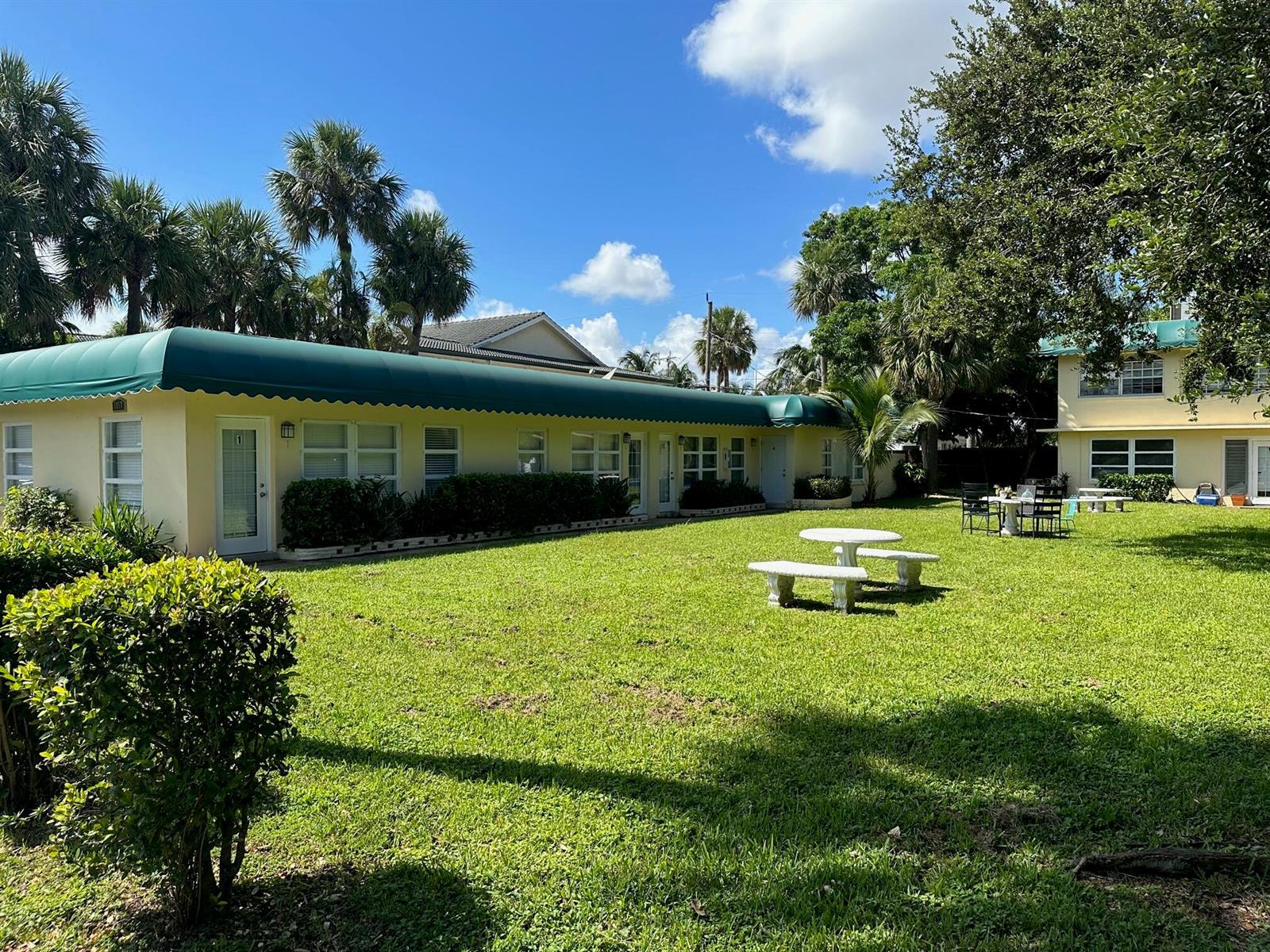 1917 NE 2ND Street # 2, Deerfield Beach FL 33441