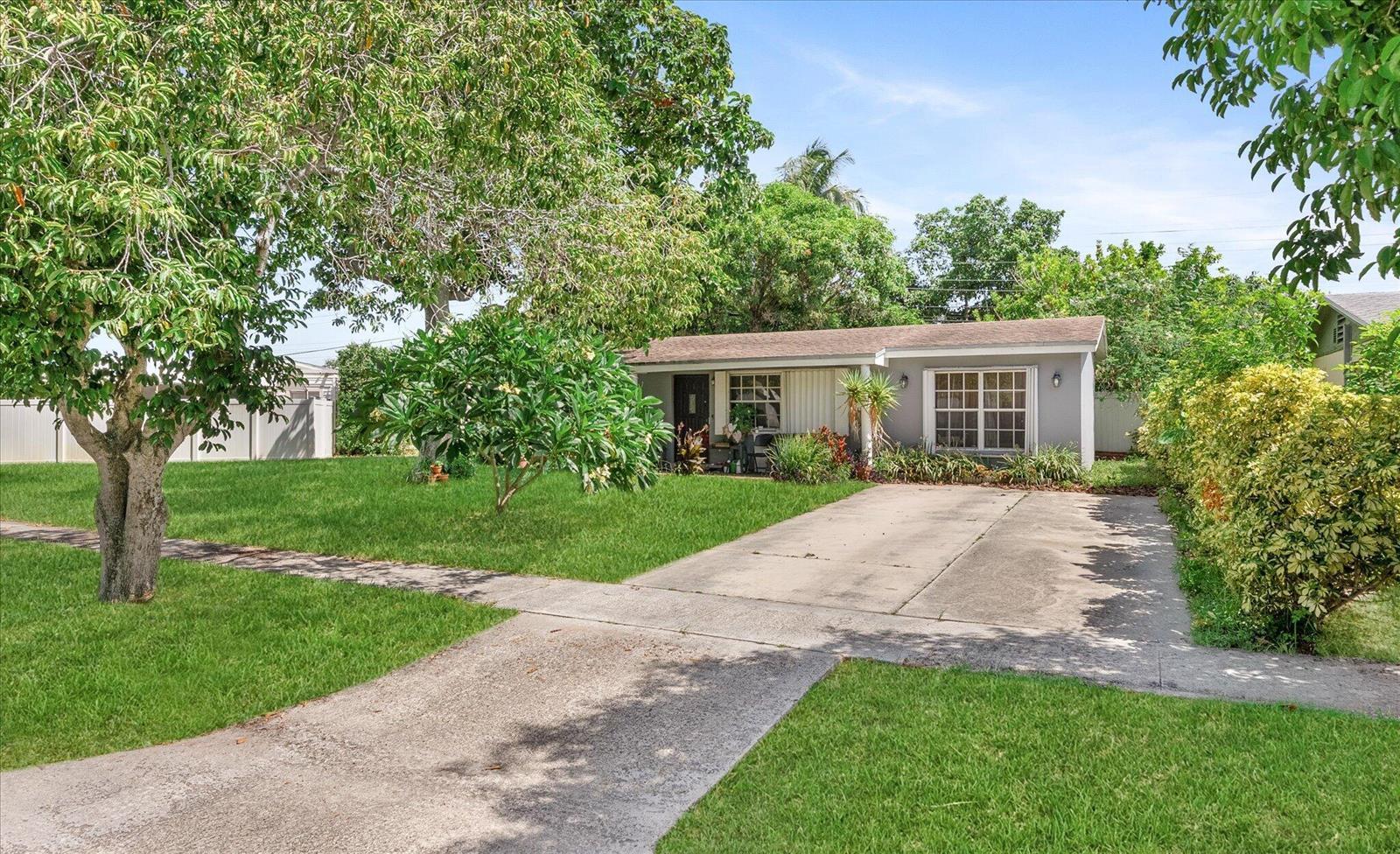 2106 WARE Drive, West Palm Beach FL 33409