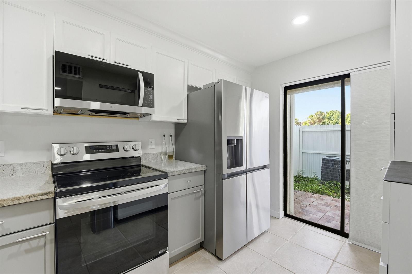 642 NE 195th Street, Miami FL 33179 photo 3