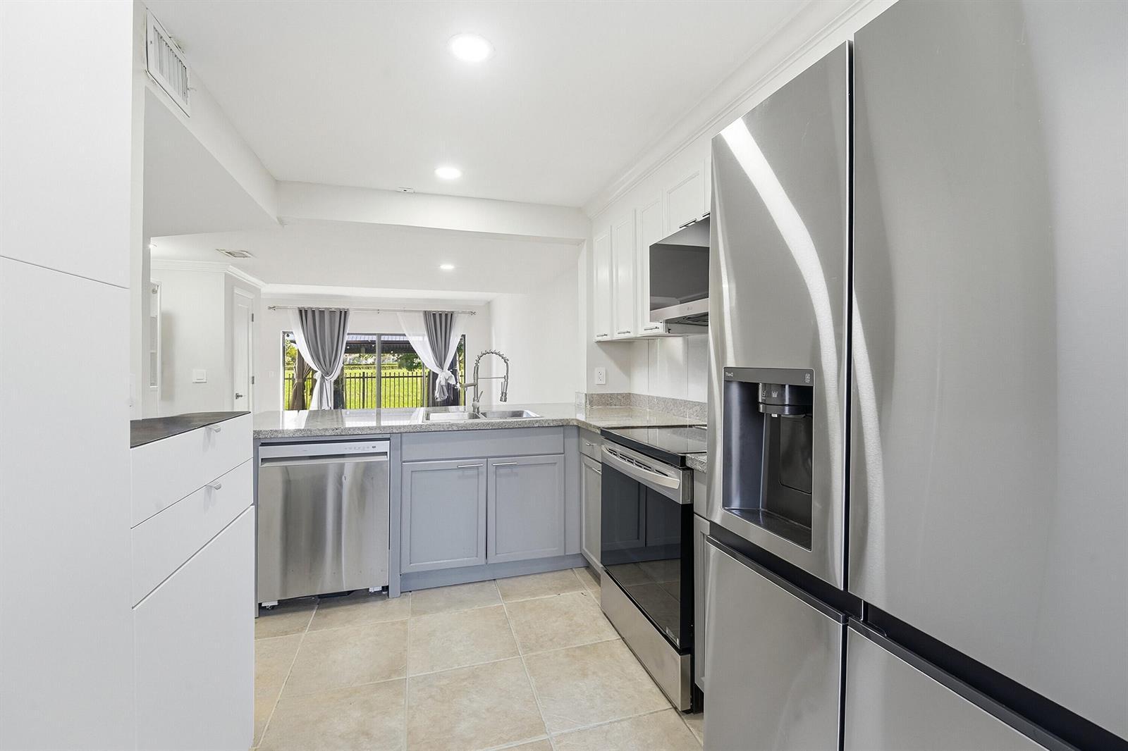 642 NE 195th Street, Miami FL 33179 photo 5