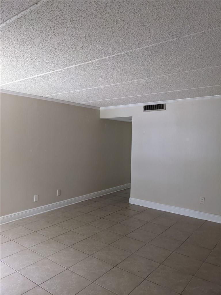 401 MEADOWS Circle, Boynton Beach FL 33436 photo 3