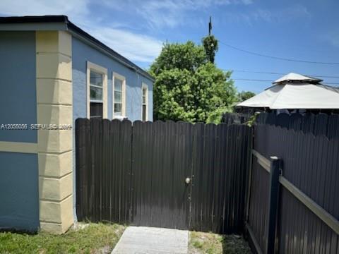 863 NW 139th St, Miami FL 33168 photo 2