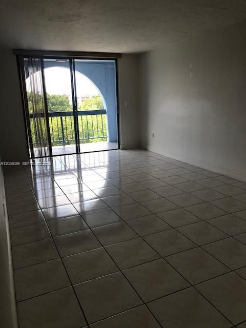 9440 Fontainebleau Blvd # 514, Miami FL 33172 photo 3