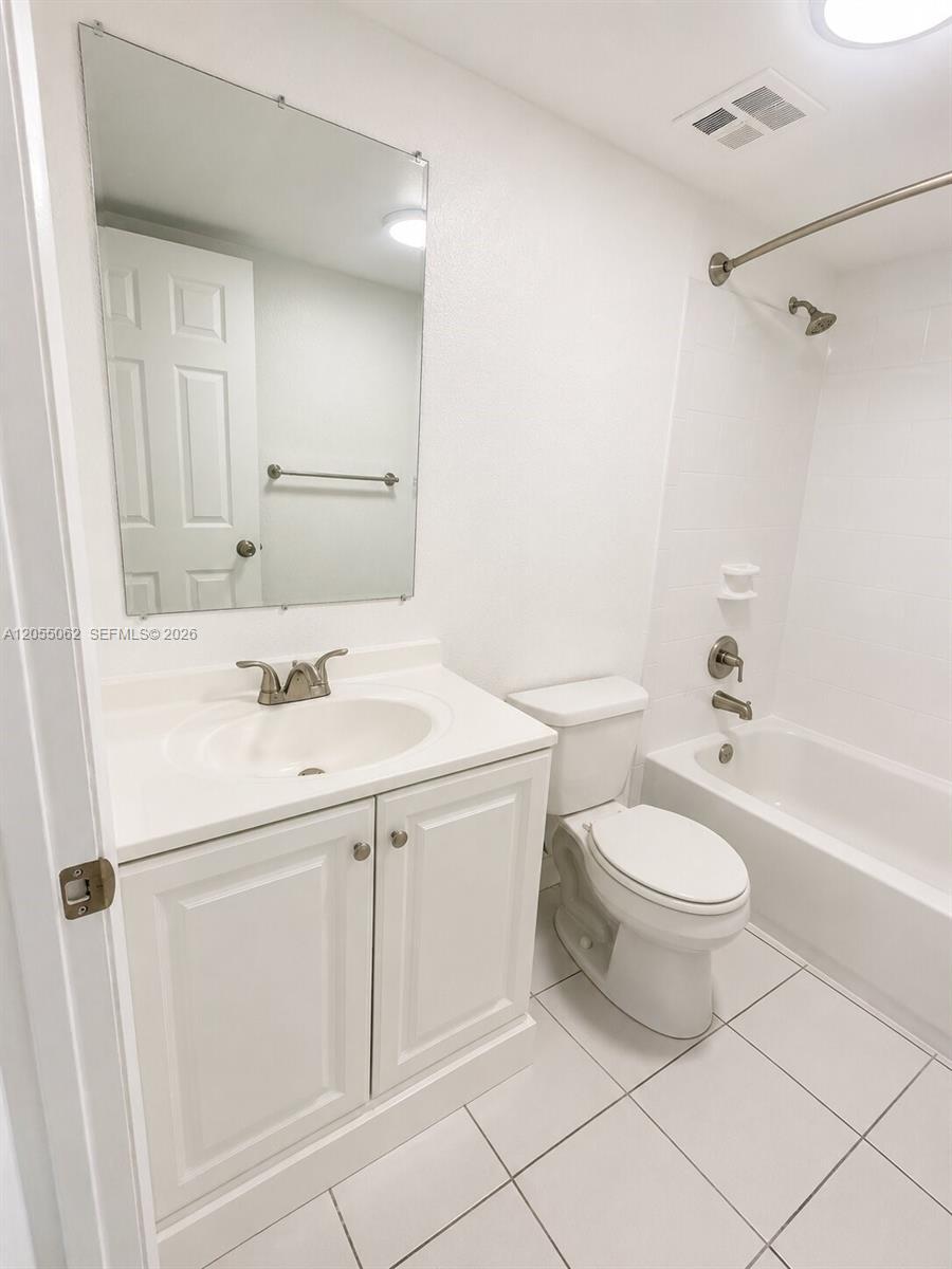 5625 W 20th Ave # 404, Hialeah FL 33012 photo 5