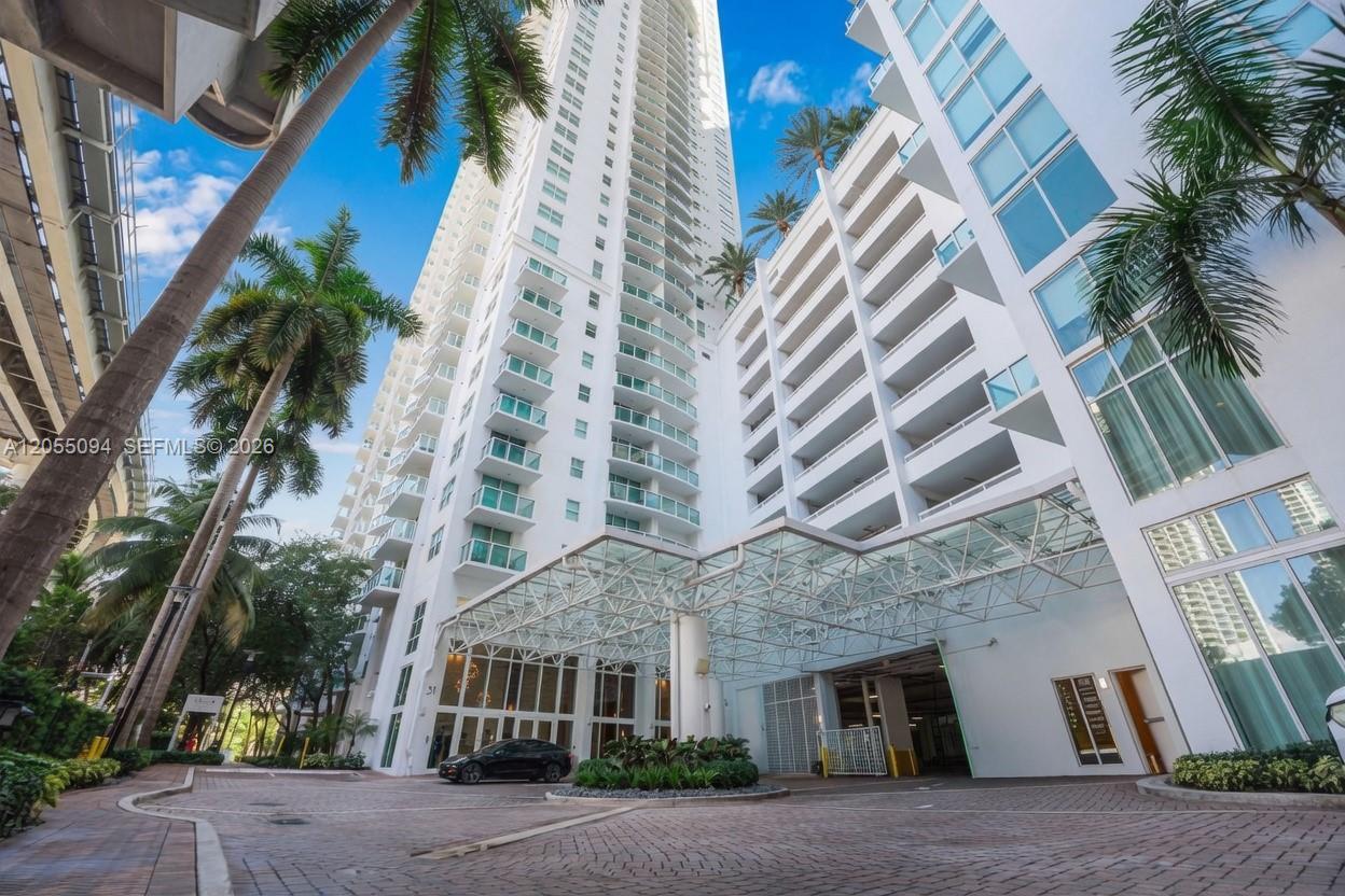 31 SE 5th St # 3712, Miami FL 33131 photo 2
