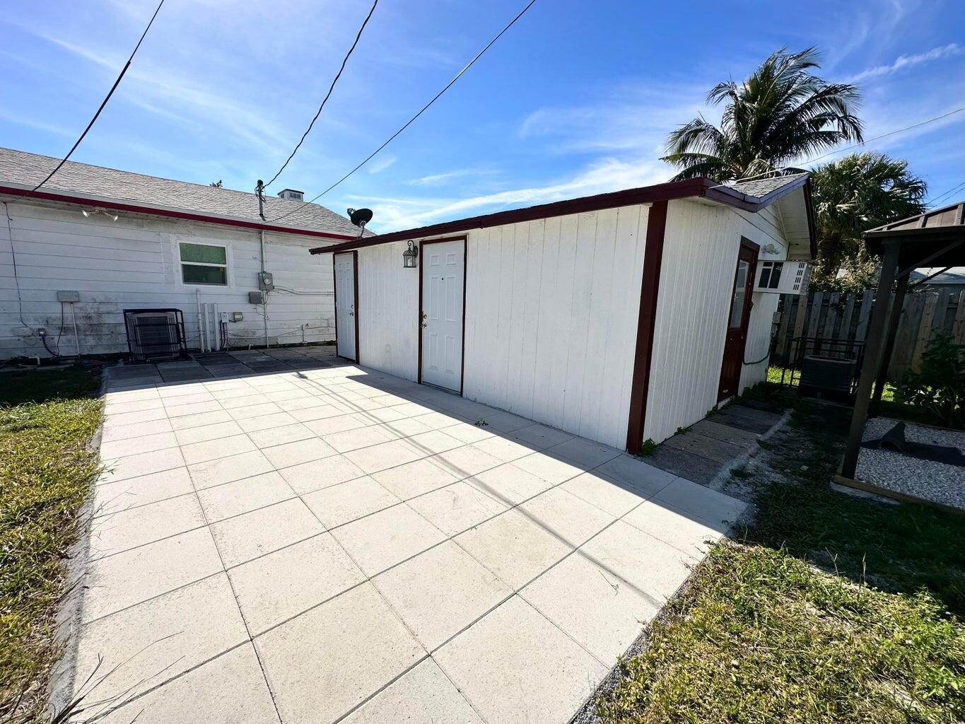 613 54th Street, West Palm Beach FL 33407 photo 3