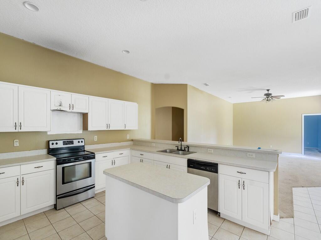 4655 52nd Avenue, Vero Beach FL 32967 photo 3