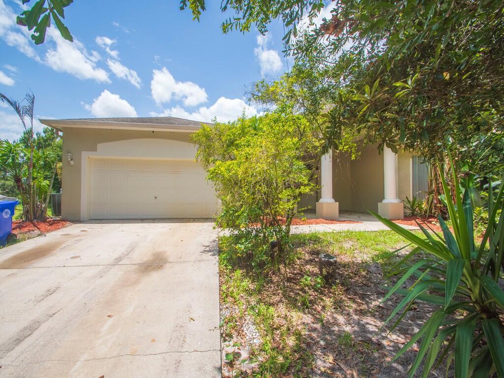 4655 52nd Avenue, Vero Beach FL 32967