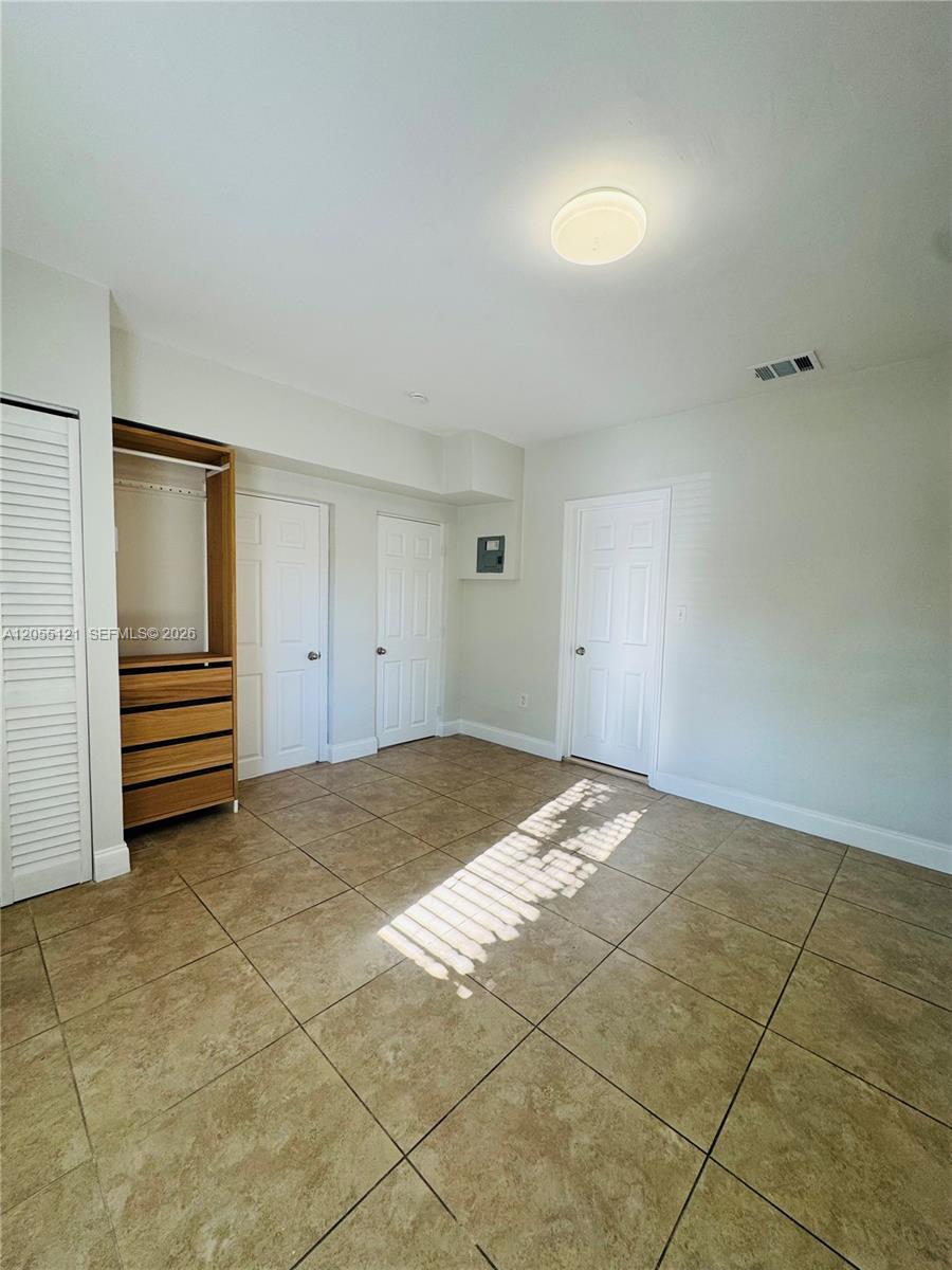 2816 Pine Tree Dr # 3, Miami Beach FL 33140 photo 2