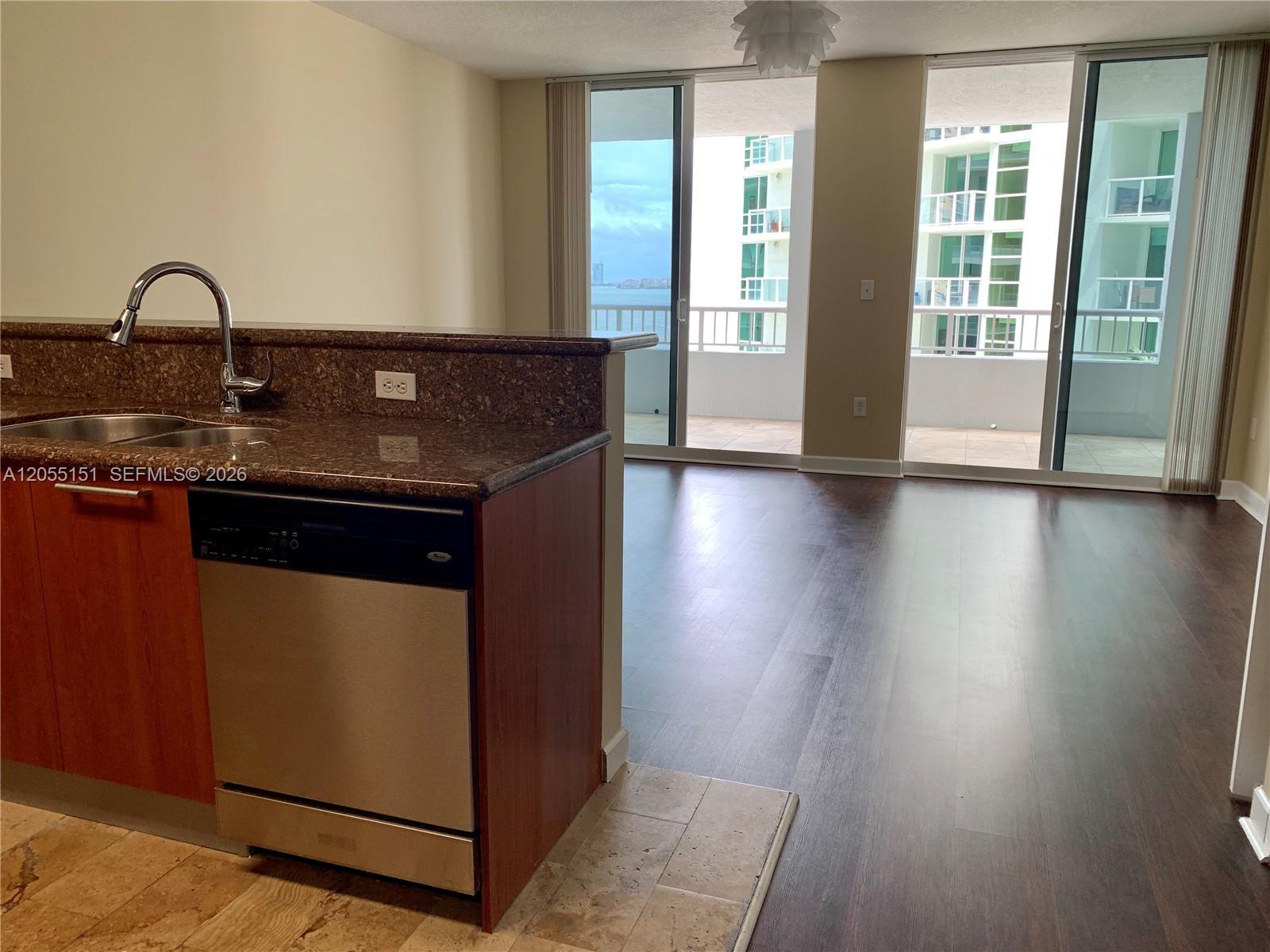 170 SE 14th St # 1402, Miami FL 33131 photo 3