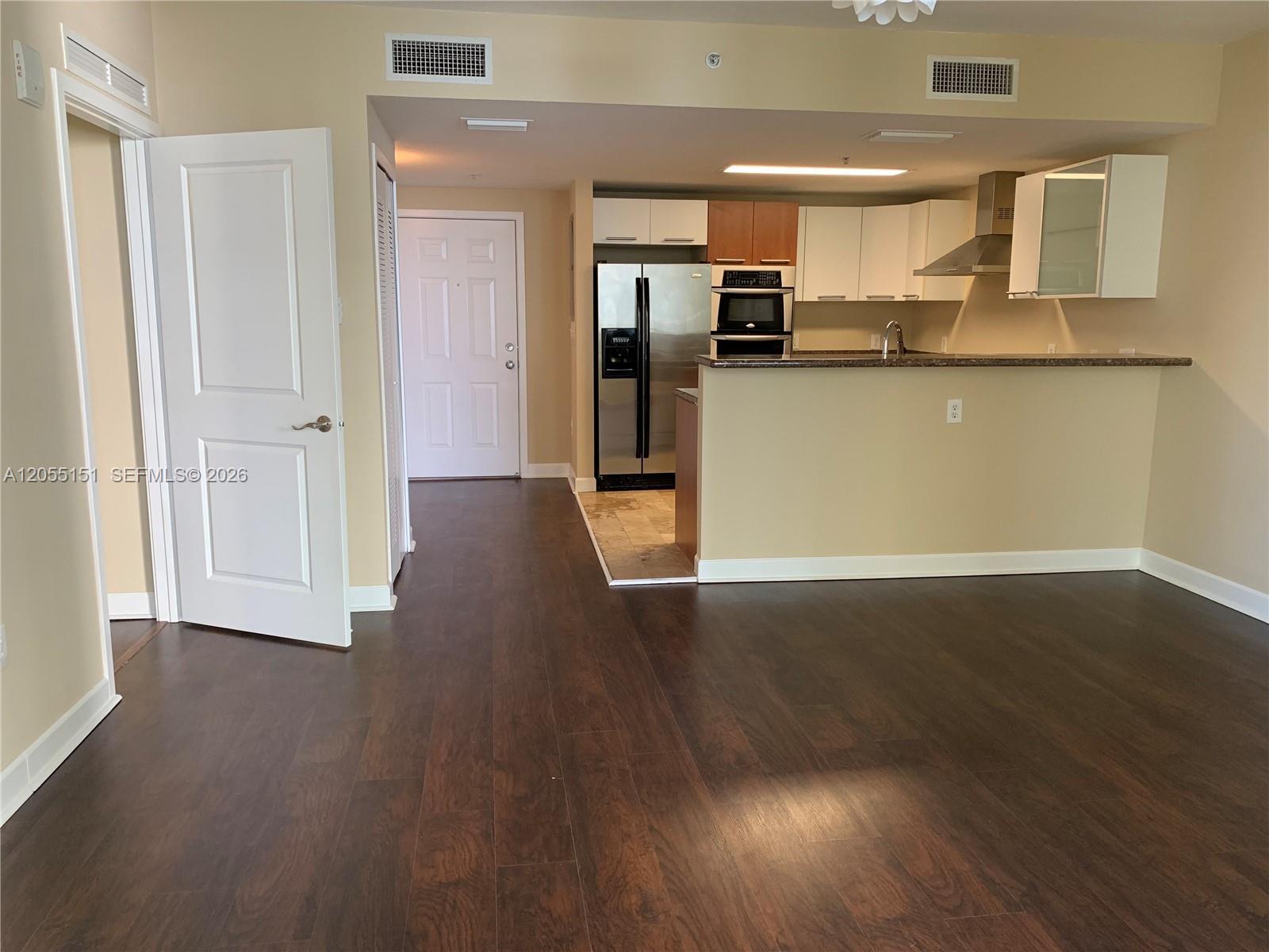 170 SE 14th St # 1402, Miami FL 33131 photo 4