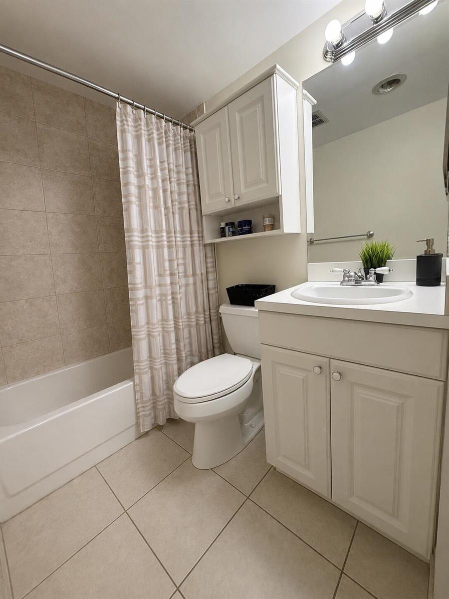 4168 INVERRARY Drive # 103, Lauderhill FL 33319 photo 4