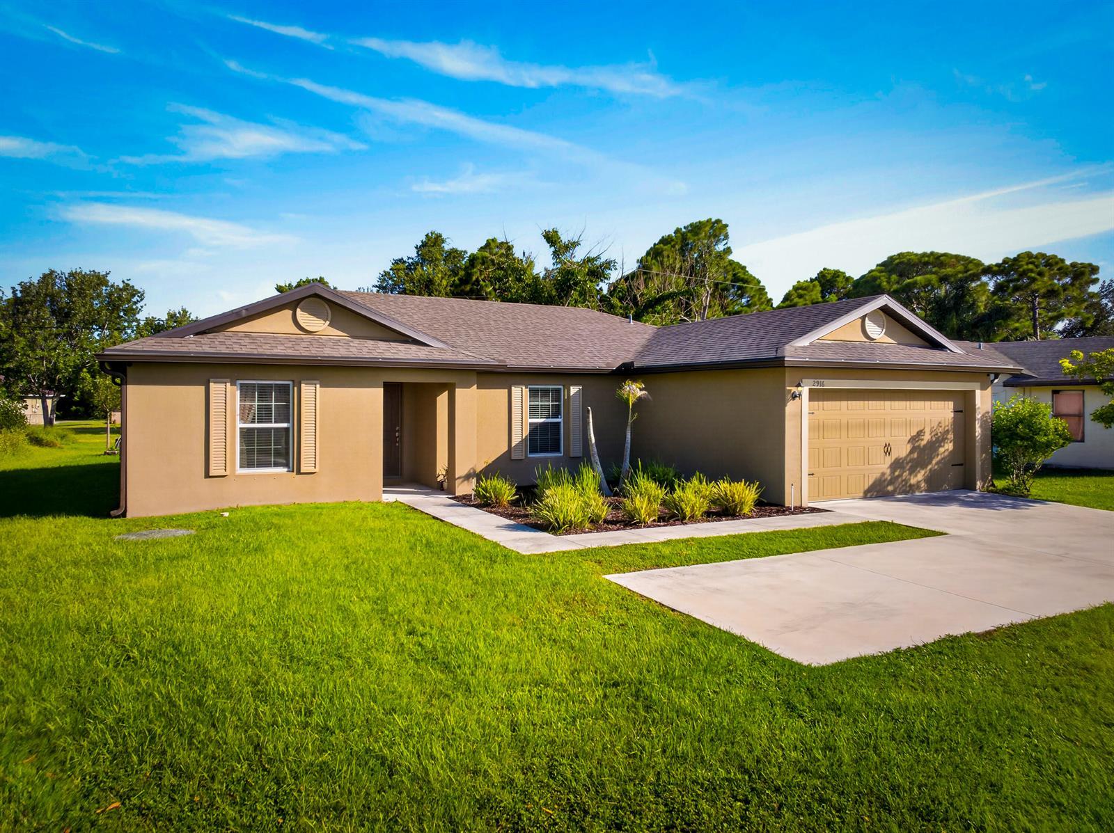 2916 SE Melaleuca Boulevard, FL 34952 photo 3