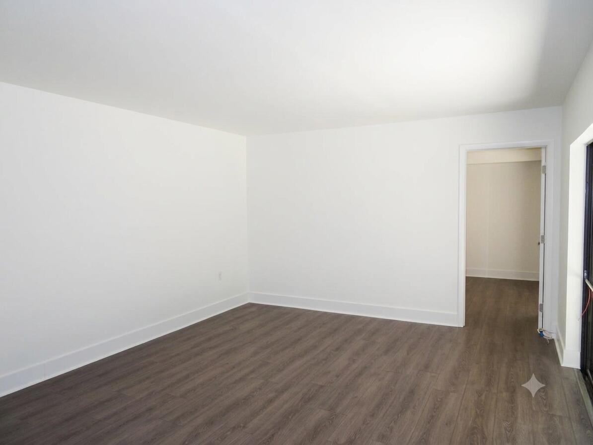 1700 EMBASSY Drive # 708, West Palm Beach FL 33401 photo 2
