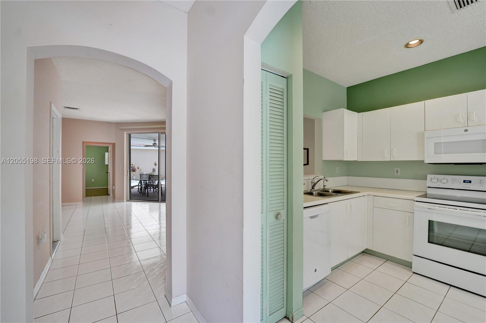 4025 Fern Forest Rd, Cooper City FL 33026 photo 3