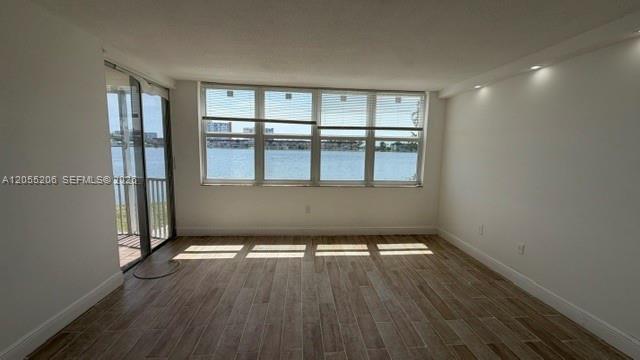 1660 NE 191st St # 1, Miami FL 33179 photo 3