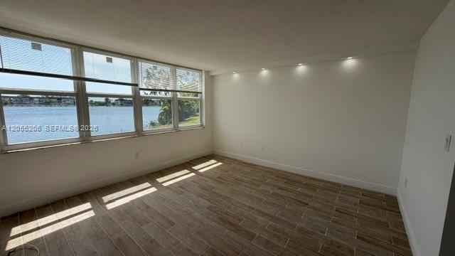 1660 NE 191st St # 1, Miami FL 33179 photo 4