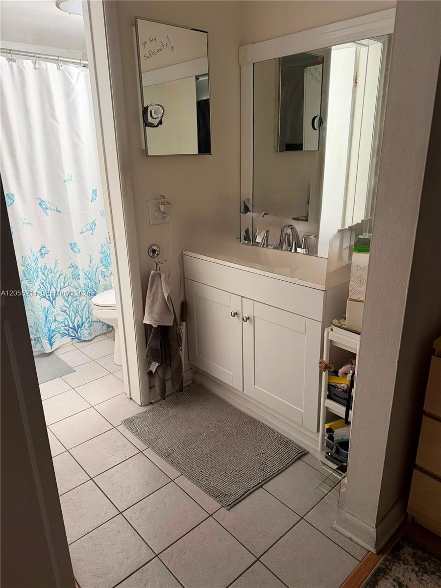 5328 NE 6th Ave # F13, Oakland Park FL 33334 photo 5