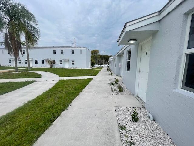 4393 Windsor Avenue # 27, West Palm Beach FL 33407
