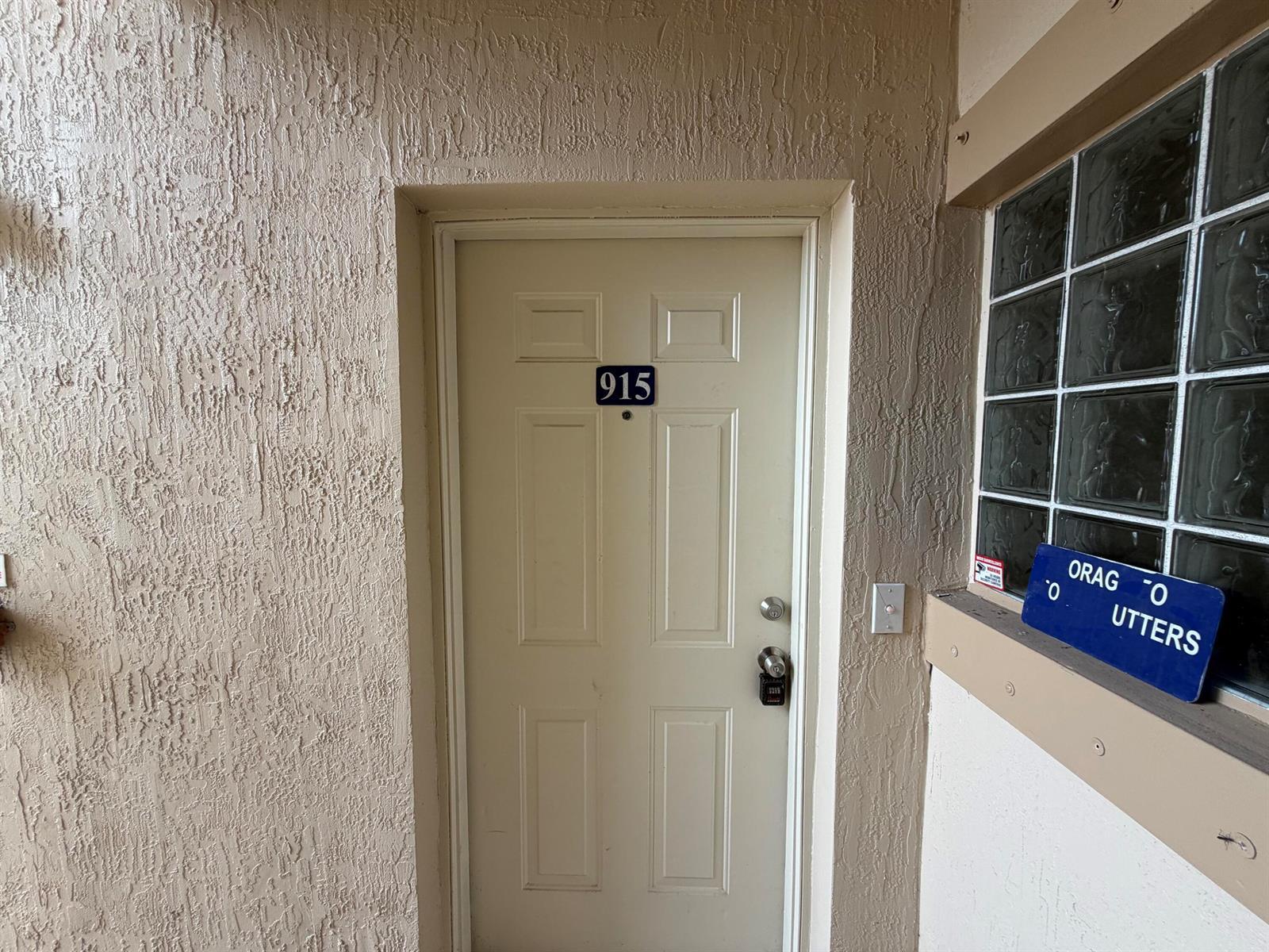 1095 Golden Lakes Boulevard, West Palm Beach FL 33411 photo 4