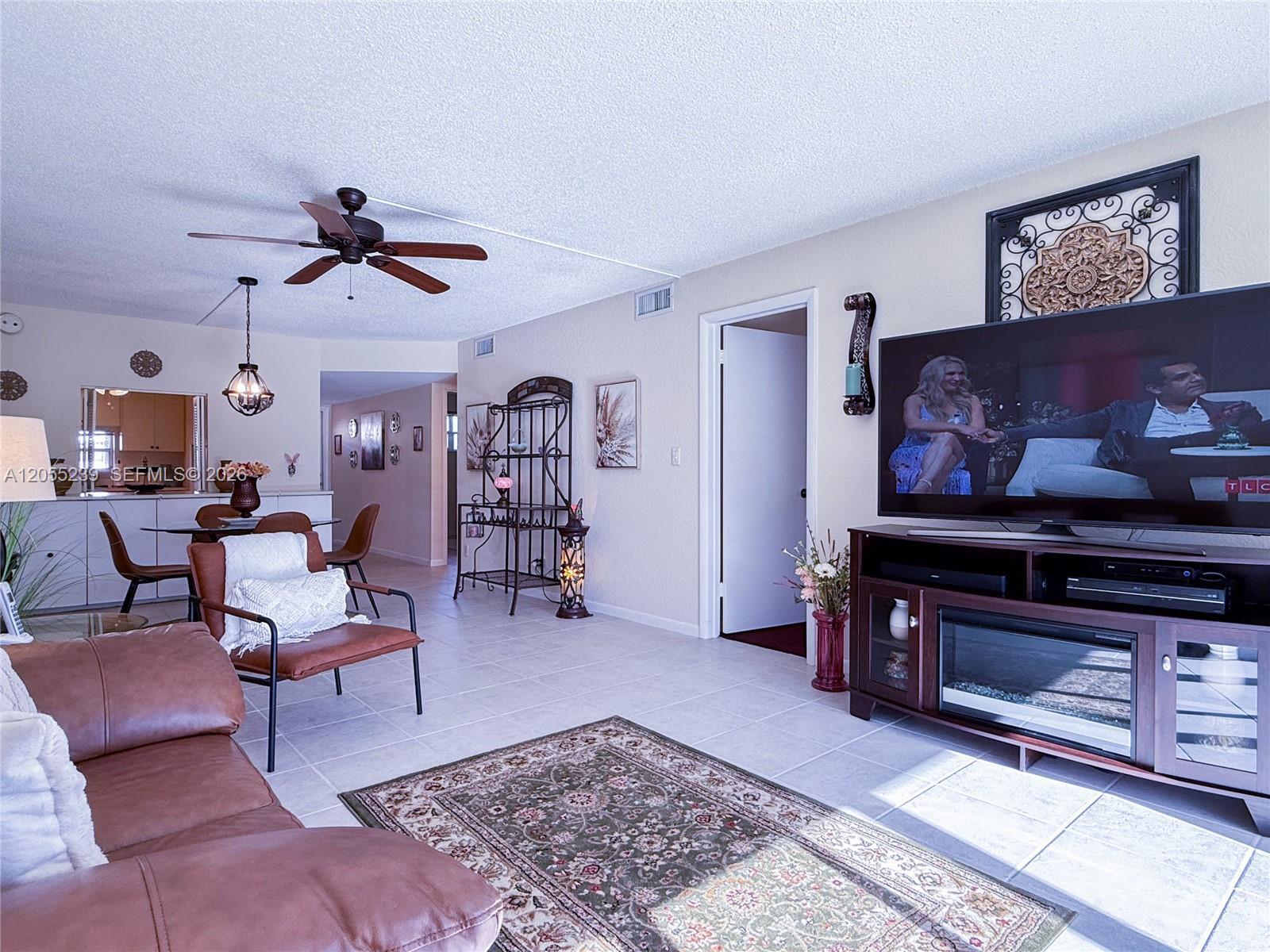 9420 S Hollybrook Lake Dr # 108, Pembroke Pines FL 33025 photo 2