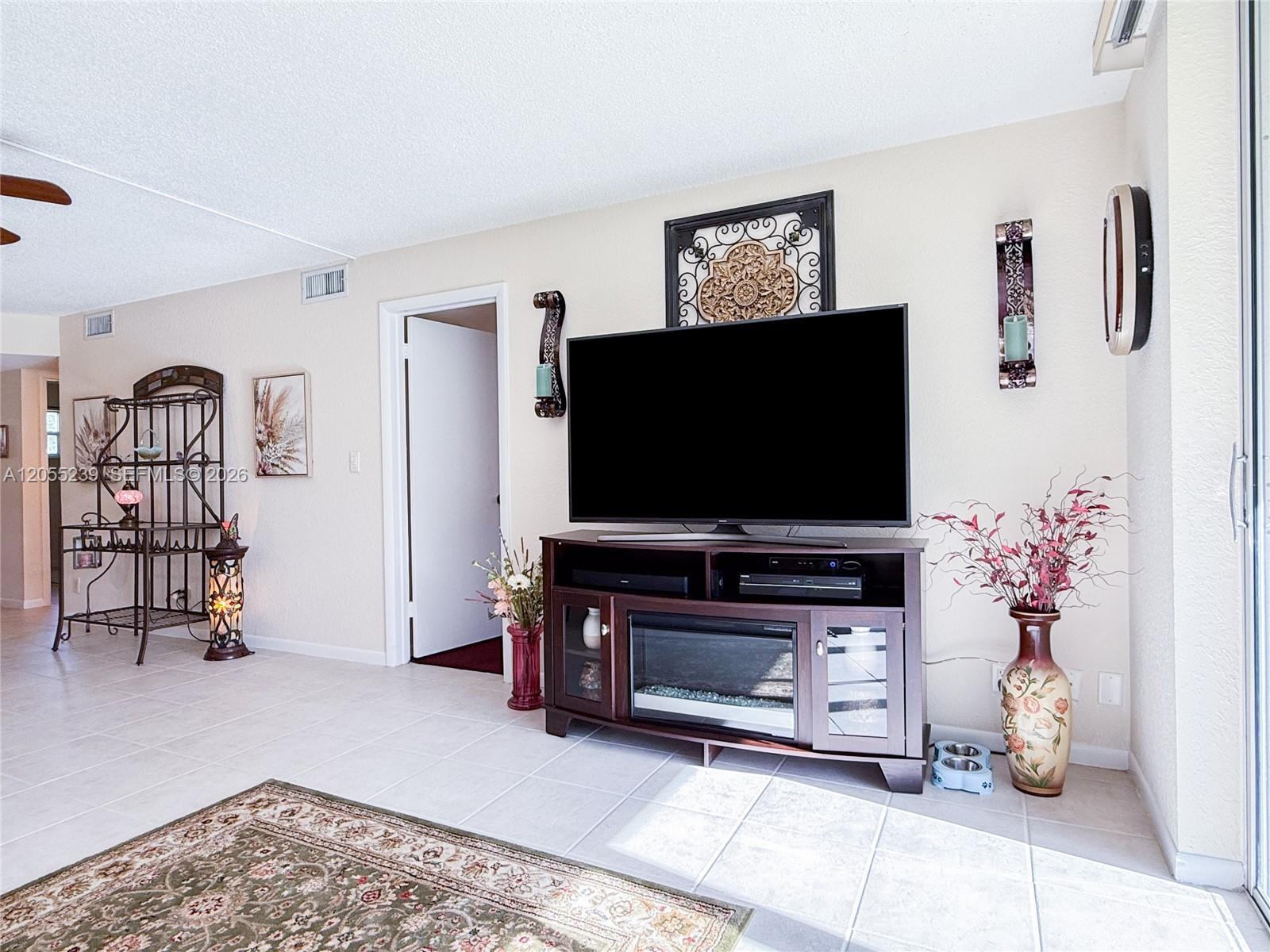 9420 S Hollybrook Lake Dr # 108, Pembroke Pines FL 33025 photo 4