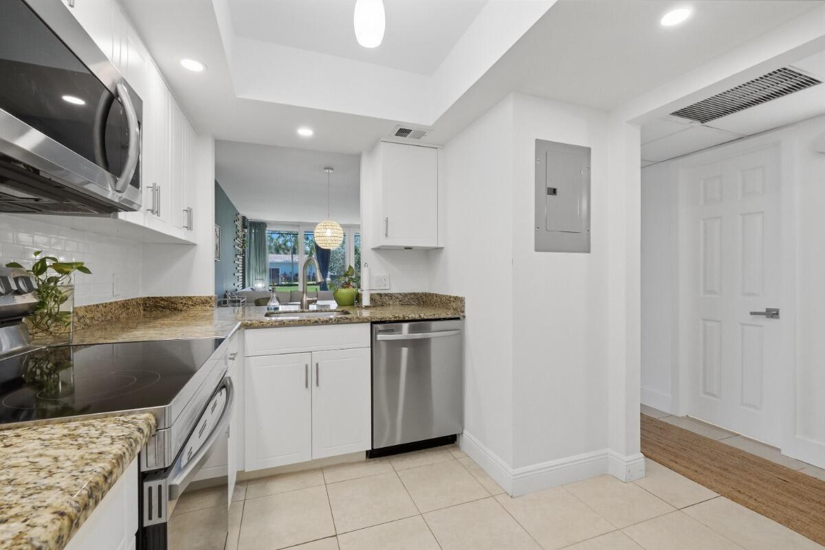 108 ROYAL PARK Drive # 1D, Oakland Park FL 33309 photo 4