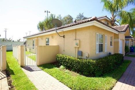 8978 NW 53rd St, Sunrise FL 33351 photo 3