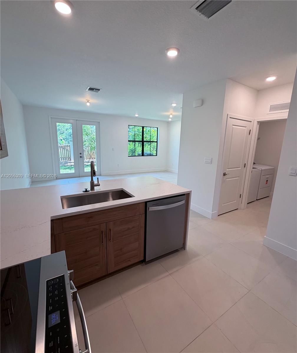 7291 SW 46th St, Davie FL 33314 photo 3