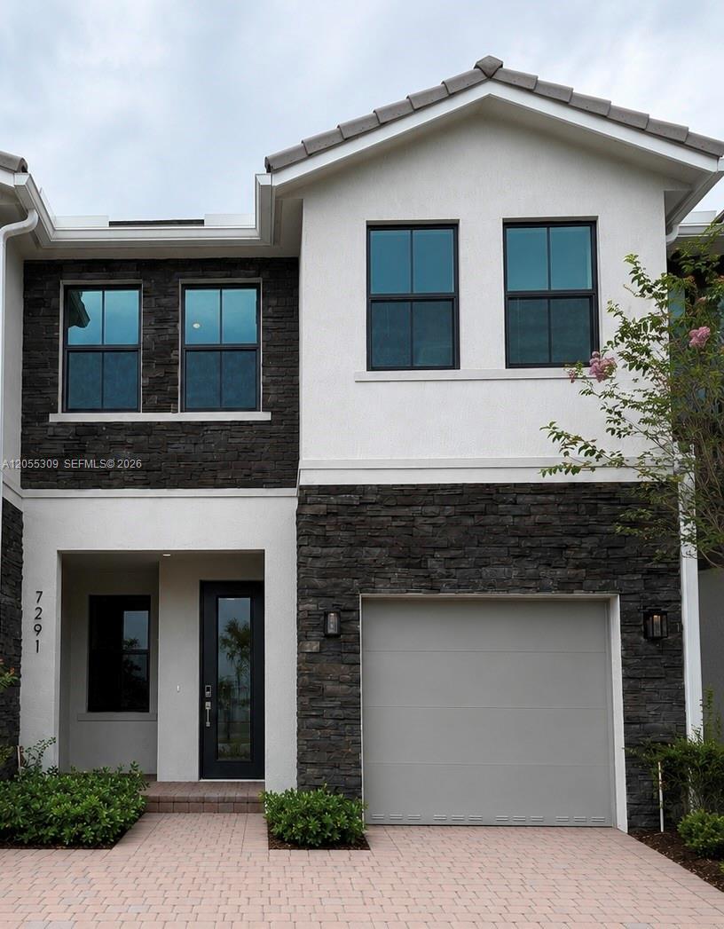 7291 SW 46th St, Davie FL 33314