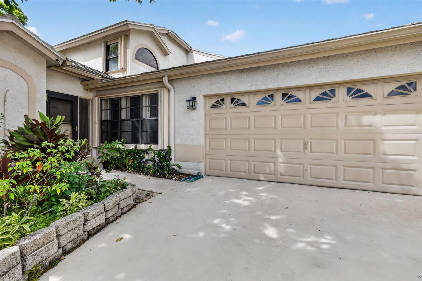 10940 Stafford Circle S, Boynton Beach FL 33436 photo 2