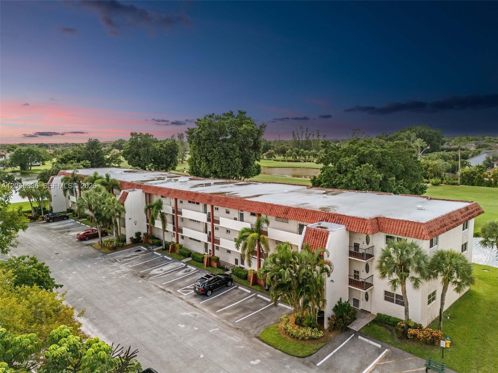 9811 N Hollybrook Lake Dr # 103, Pembroke Pines FL 33025