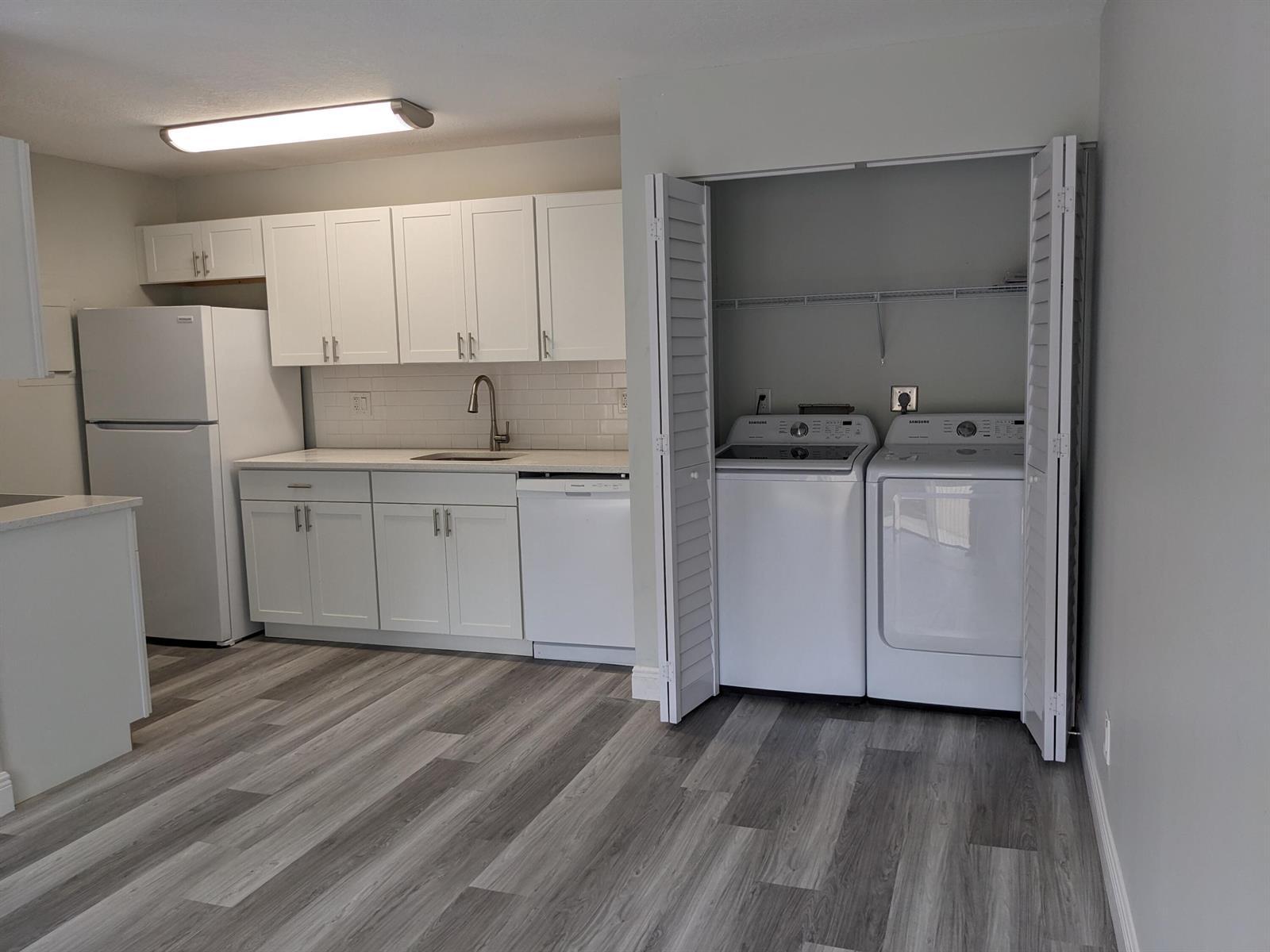 633 EXECUTIVE CENTER Drive # L104, West Palm Beach FL 33401 photo 3