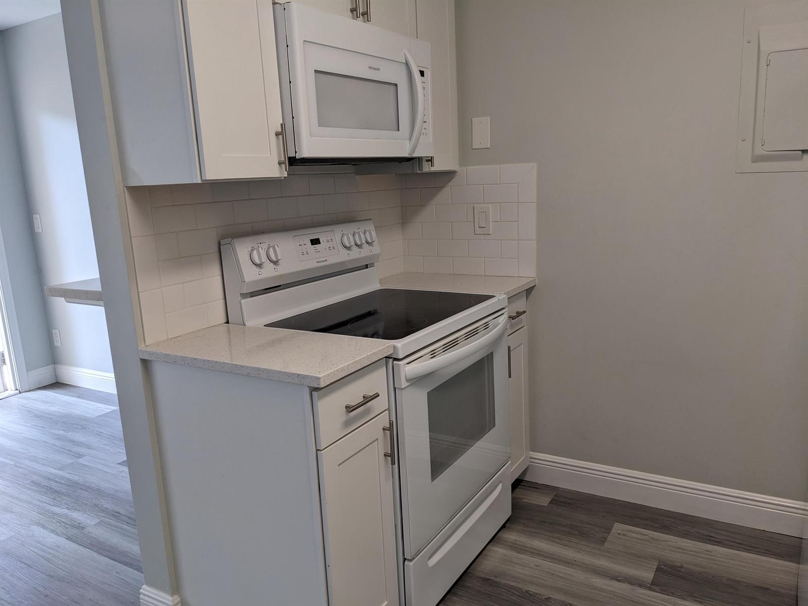 633 EXECUTIVE CENTER Drive # L104, West Palm Beach FL 33401 photo 4