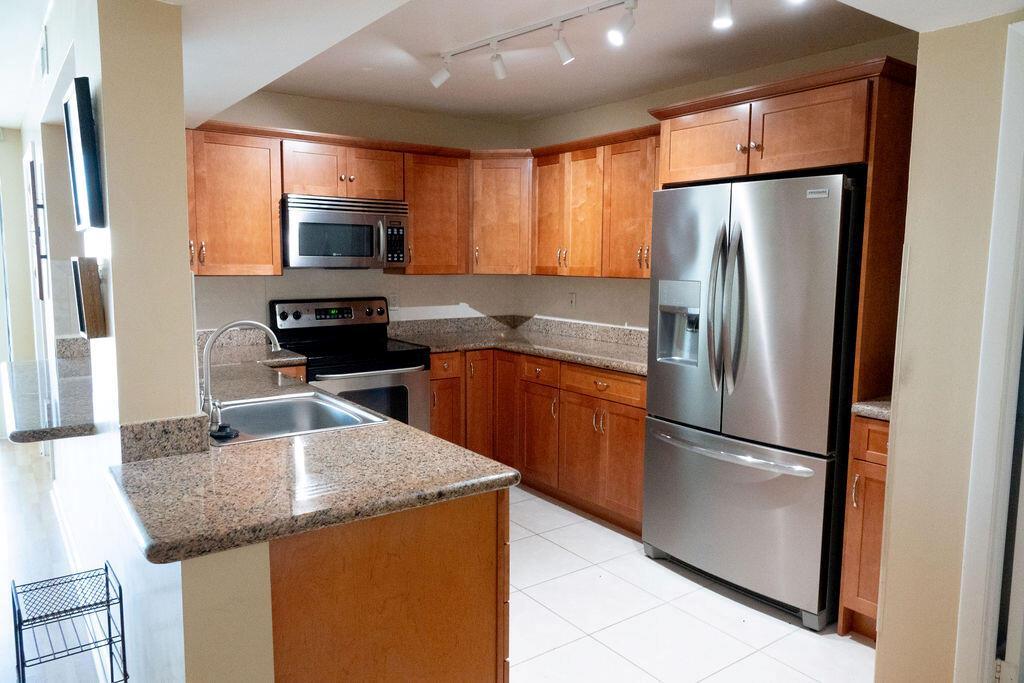 200 LESLIE Drive # 819, Hallandale Beach FL 33009 photo 2