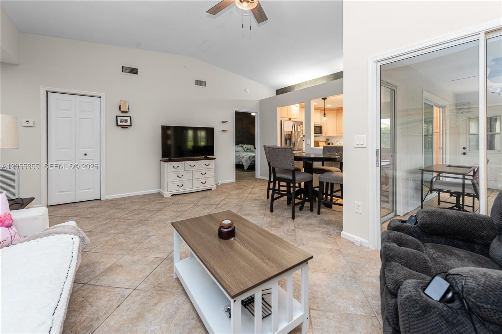 715 SE 22nd Ln, Homestead FL 33033 photo 3