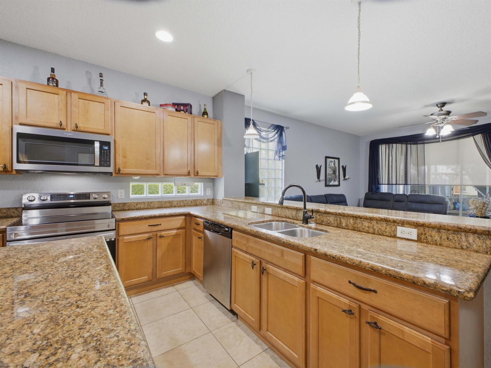 6906 ALISO Avenue, West Palm Beach FL 33413 photo 4