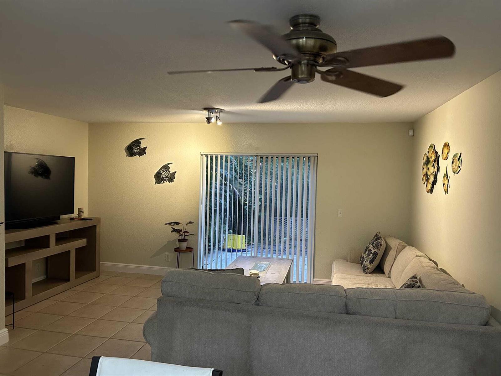 822 SUMMIT LAKE Drive, West Palm Beach FL 33406 photo 2