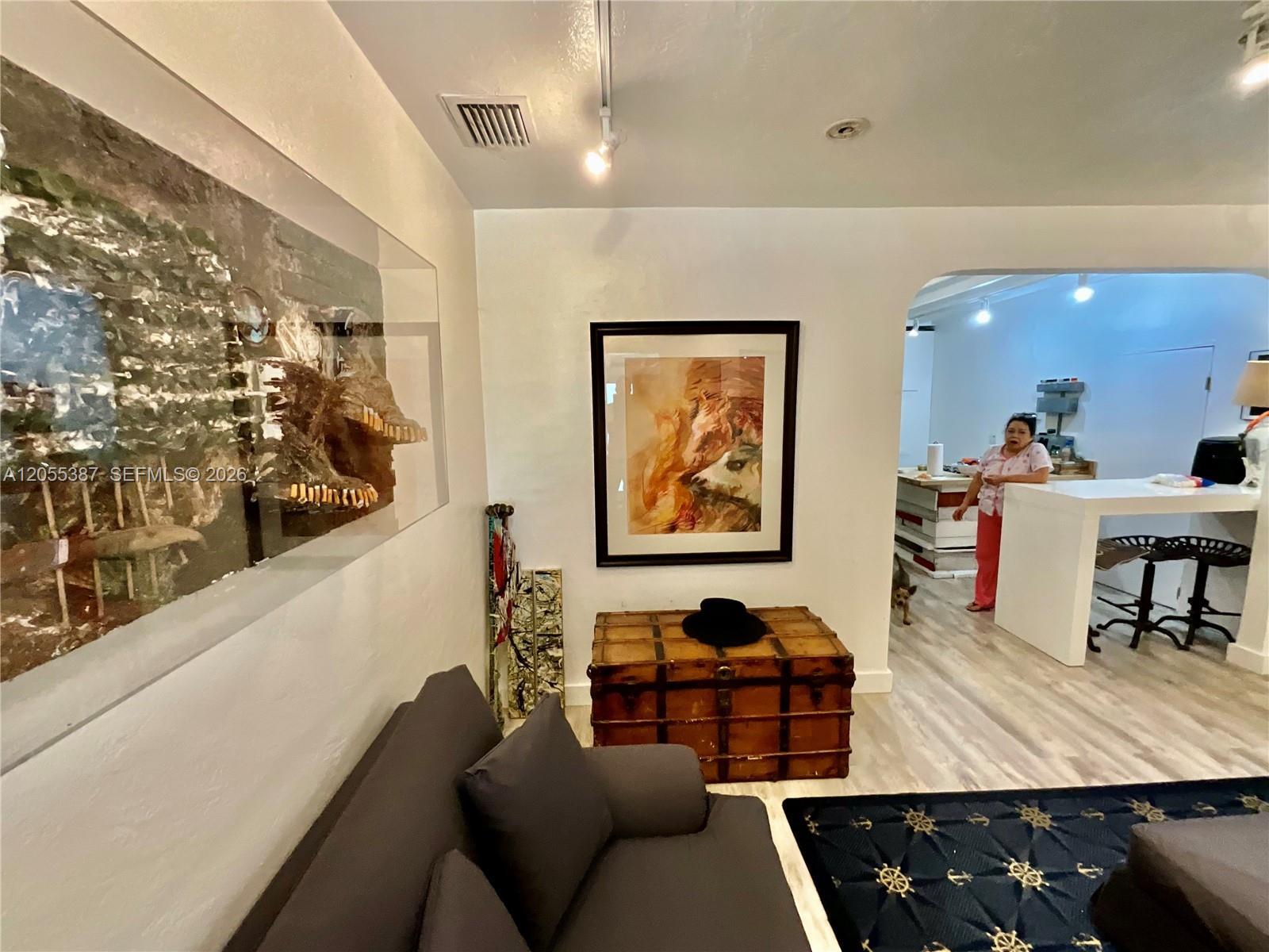 2000 SW 25th St, Miami FL 33133 photo 4