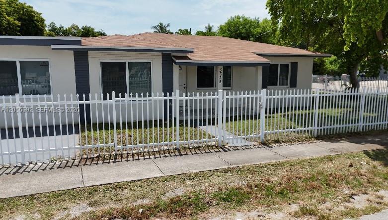 5325 SW 22nd St, West Park FL 33023 photo 2